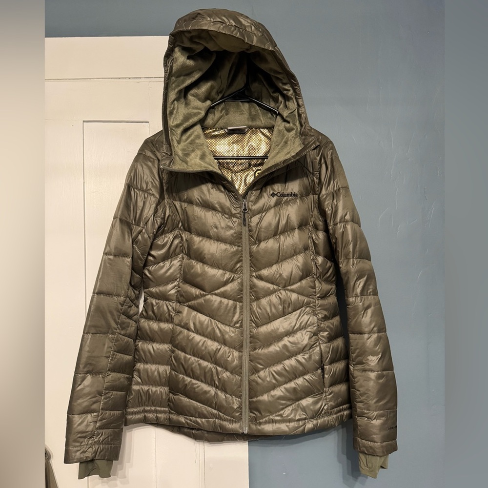 Columbia Women's Green Puffer Jacket